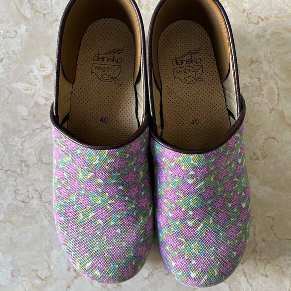 Dansko Clogs Sz 40 Vegan Floral Canvas Design with Brown Trim and Heel - Picture 4 of 14